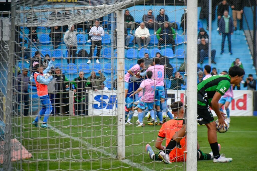 Un marco increíble y una victoria histórica 
