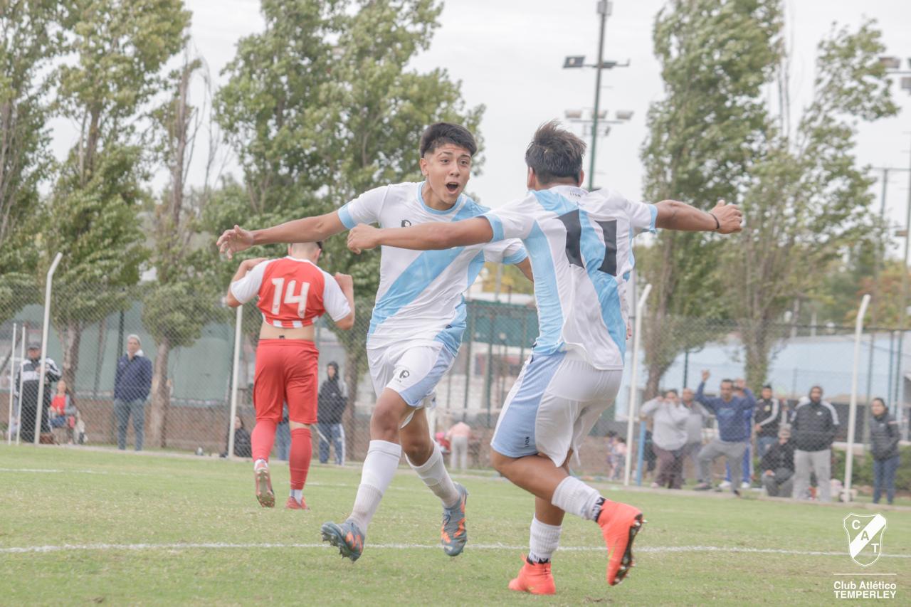 JUVENILES AFA - TEMPERLEY PISÓ FUERTE ANTE TALLERES DE ESCALADA